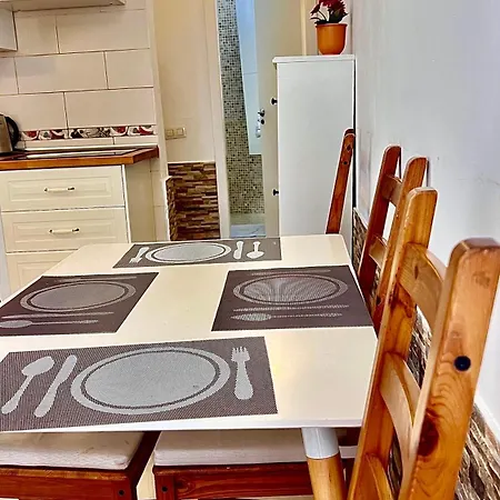 Cozy Two Bed Apartment. Costa Adeje (Tenerife)