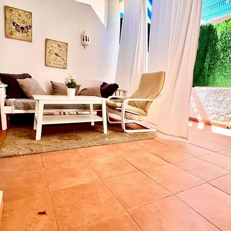 Cozy Two Bed Apartment. Appartement Costa Adeje (Tenerife)