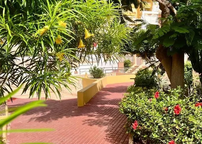 Cozy Two Bed Apartment. *