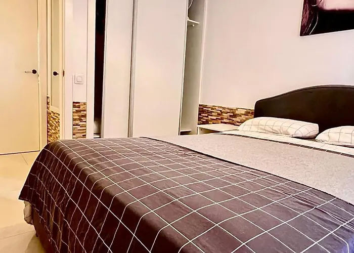 Cozy Two Bed Apartment. Apartmán