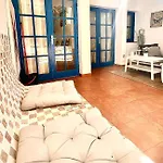 Cozy Two Bed Apartment.