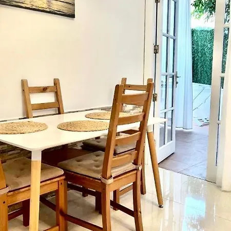 아파트 Cozy Two Bed Apartment. *