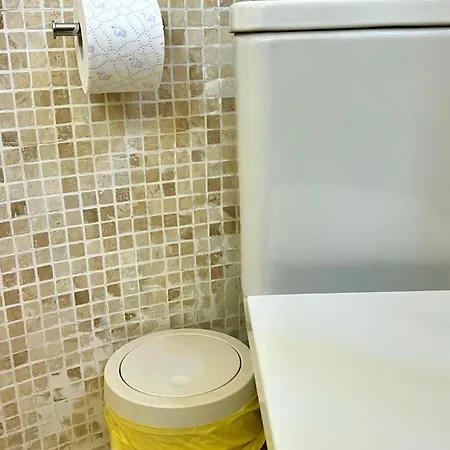 Апартаменты Cozy Two Bed Apartment. Адехе