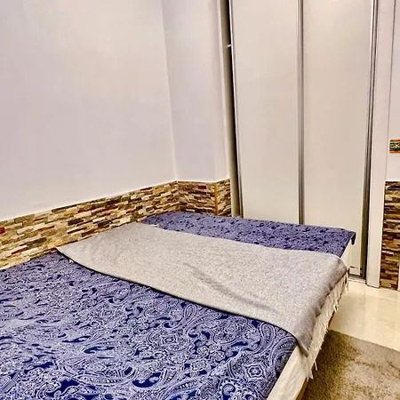 Cozy Two Bed Apartment. أذيخي