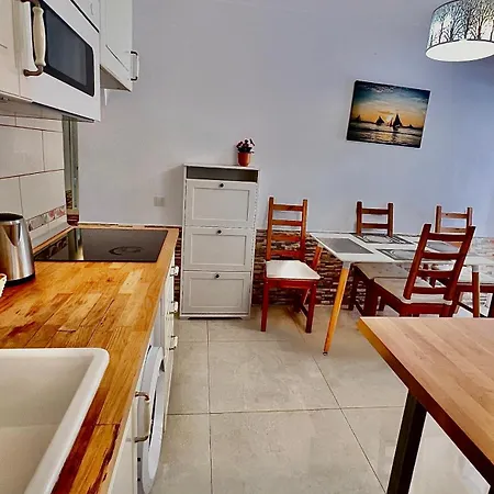 アパート Cozy Two Bed Apartment. アデヘ