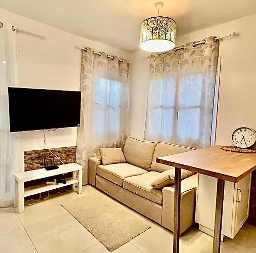 Cozy Two Bed Apartment. Apartament Costa Adeje (Tenerife)