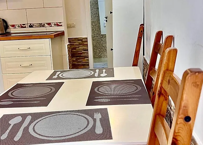 Cozy Two Bed Apartment. Apartament Costa Adeje (Tenerife)